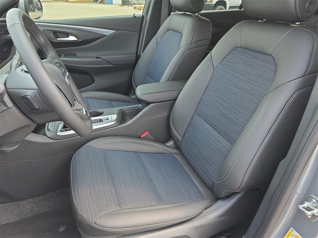 new 2025 Buick Envista car, priced at $26,685