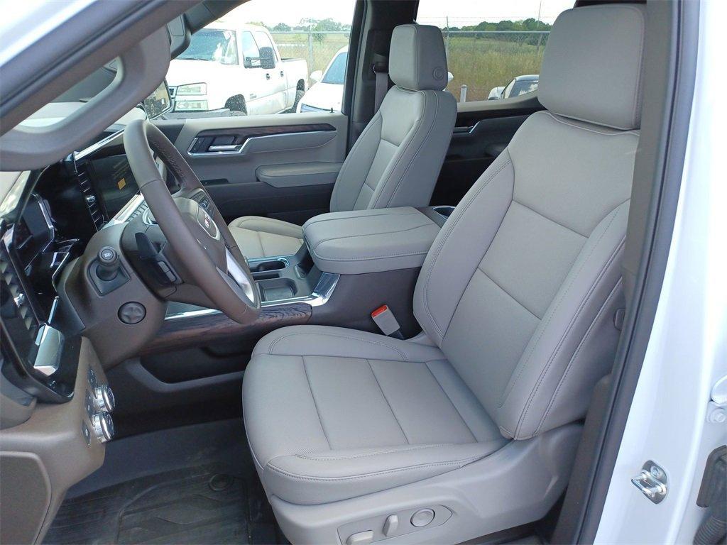 new 2025 GMC Sierra 1500 car, priced at $63,104