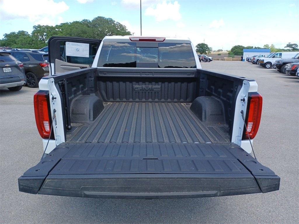 new 2025 GMC Sierra 1500 car, priced at $63,104
