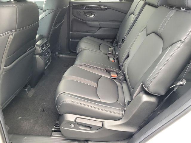 new 2025 Honda Pilot car, priced at $49,221