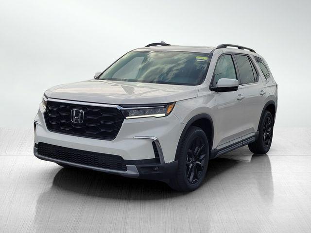 new 2025 Honda Pilot car, priced at $49,221
