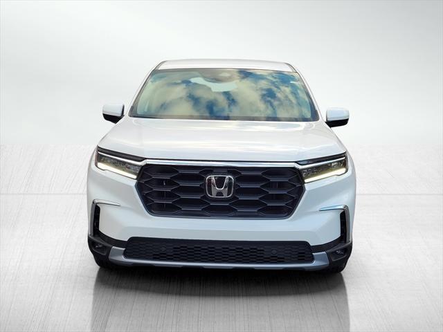 new 2025 Honda Pilot car, priced at $44,695