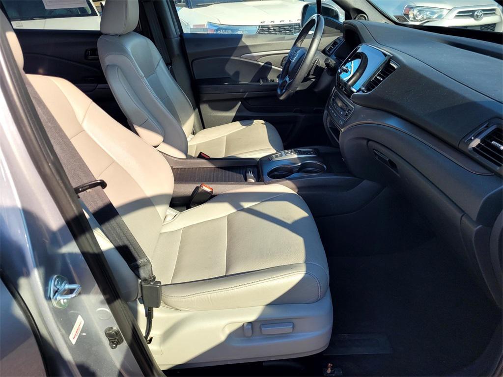 used 2022 Honda Passport car, priced at $31,334