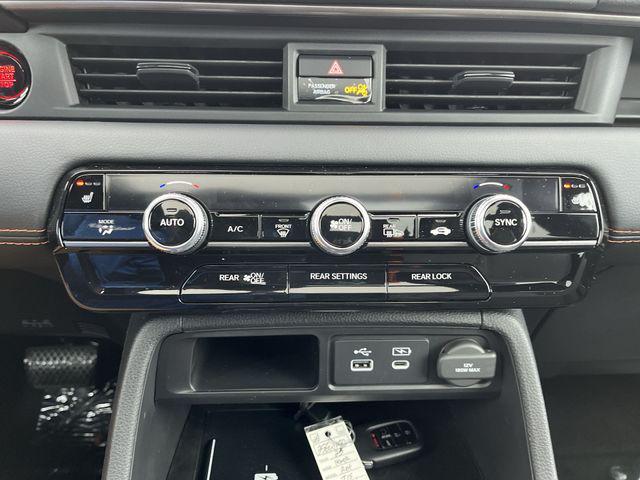 new 2025 Honda Pilot car, priced at $46,859