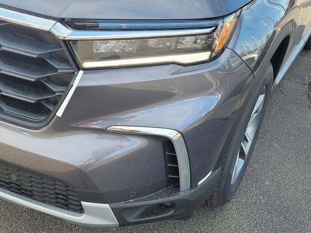 new 2025 Honda Pilot car, priced at $44,323
