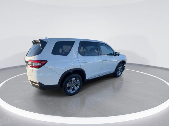 new 2025 Honda Pilot car, priced at $43,842