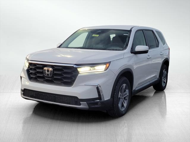 new 2025 Honda Pilot car, priced at $45,366