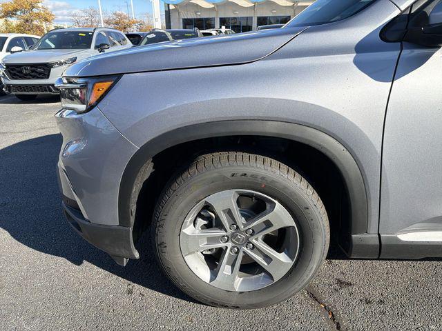 new 2025 Honda Pilot car, priced at $43,415