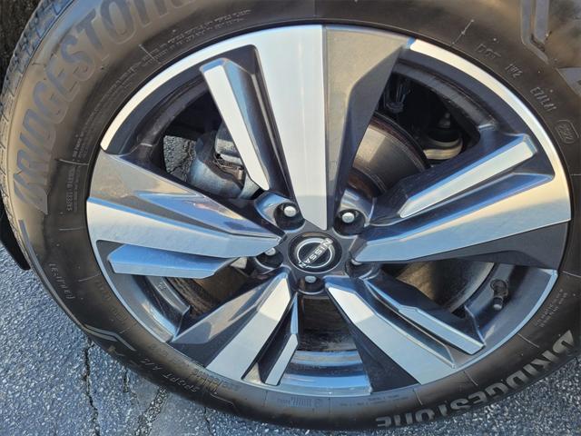 used 2022 Nissan Rogue car, priced at $30,434