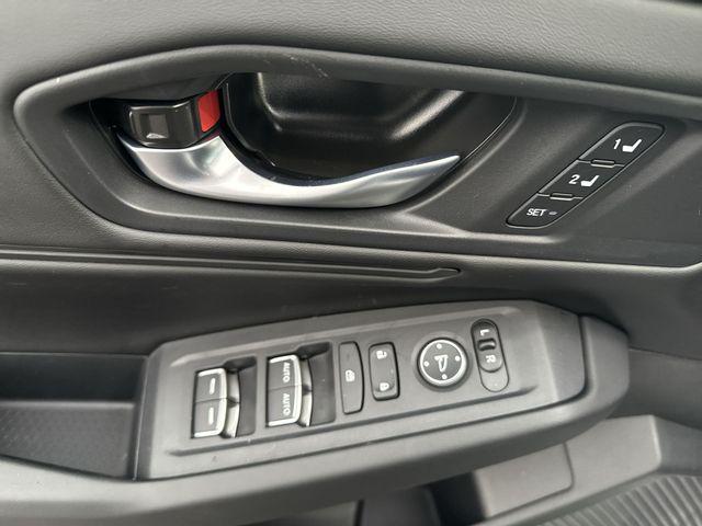 new 2025 Honda Pilot car, priced at $46,859