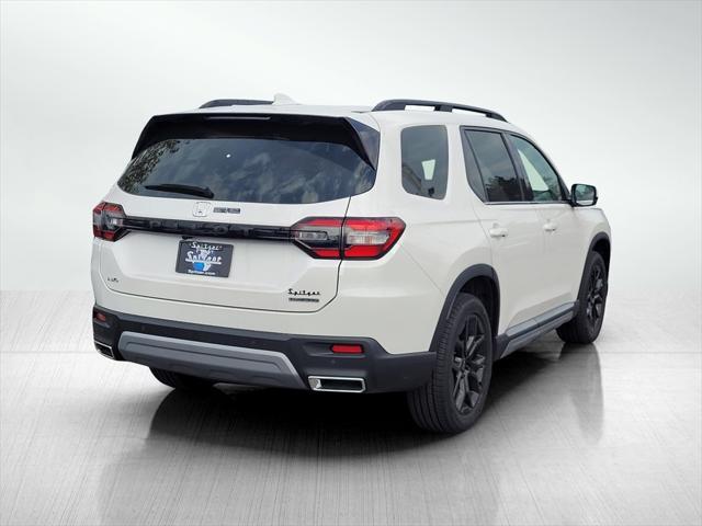 new 2025 Honda Pilot car, priced at $53,705