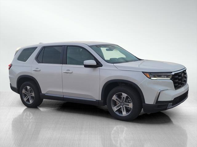 new 2025 Honda Pilot car, priced at $45,366