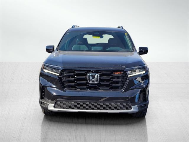 new 2025 Honda Pilot car, priced at $48,274