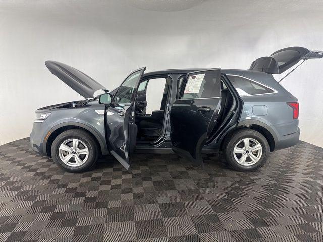 used 2022 Kia Sorento car, priced at $24,175