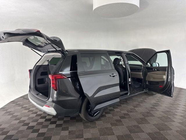 used 2025 Kia Carnival car, priced at $35,299