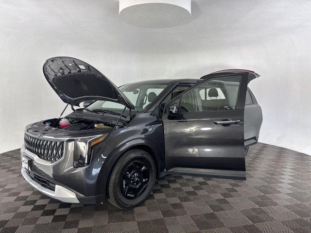 used 2025 Kia Carnival car, priced at $35,299