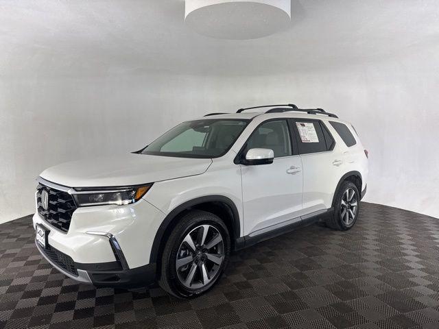 used 2025 Honda Pilot car, priced at $41,699