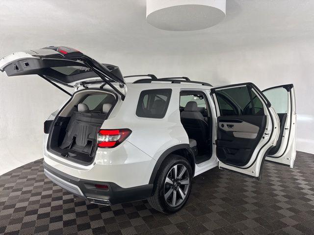 used 2025 Honda Pilot car, priced at $41,699