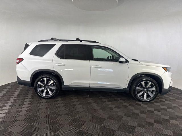 used 2025 Honda Pilot car, priced at $41,699