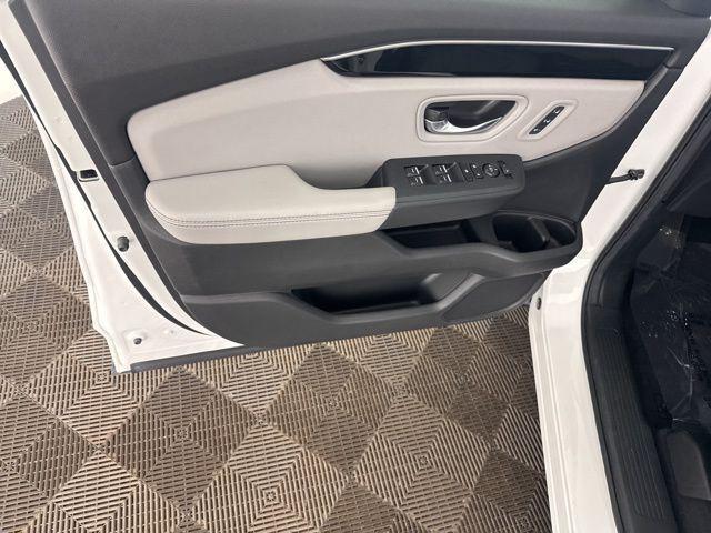 used 2025 Honda Pilot car, priced at $41,699