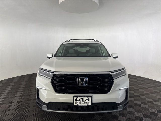 used 2025 Honda Pilot car, priced at $41,699