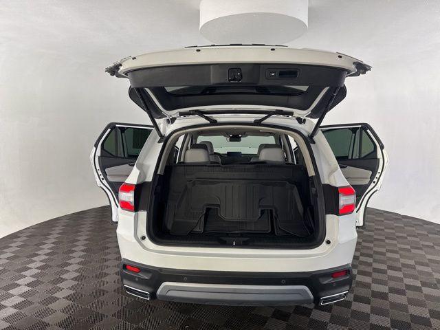 used 2025 Honda Pilot car, priced at $41,699