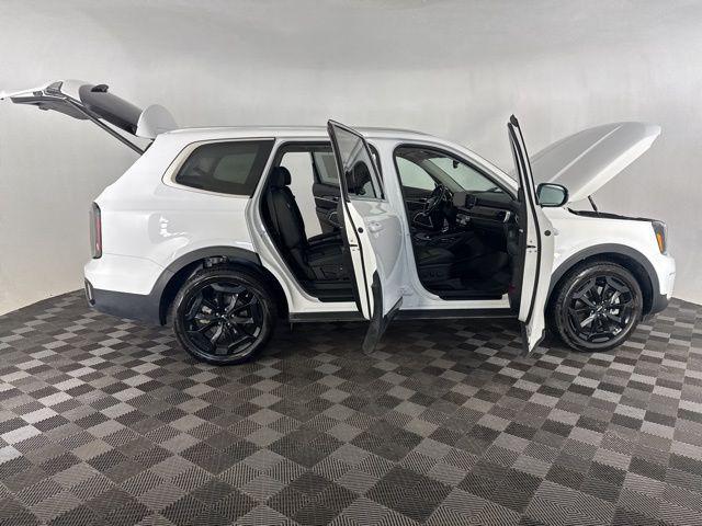 used 2023 Kia Telluride car, priced at $36,286