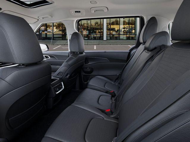 new 2025 Kia Carnival Hybrid car, priced at $51,369