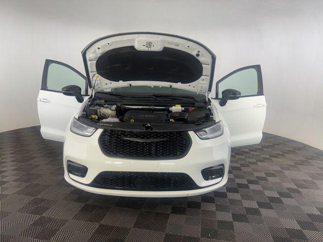 used 2024 Chrysler Pacifica Hybrid car, priced at $30,799