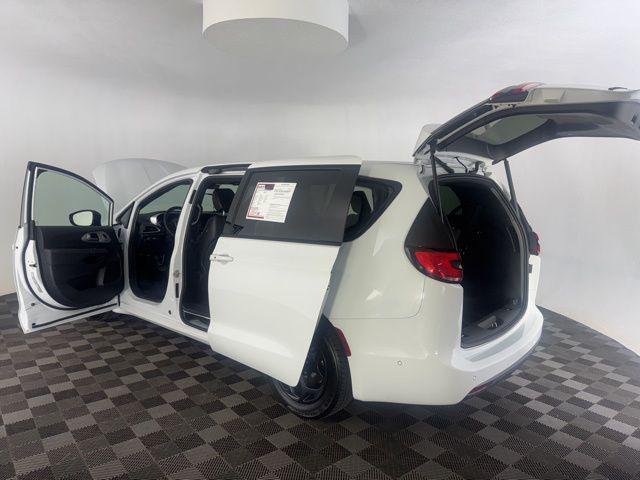 used 2024 Chrysler Pacifica Hybrid car, priced at $30,799