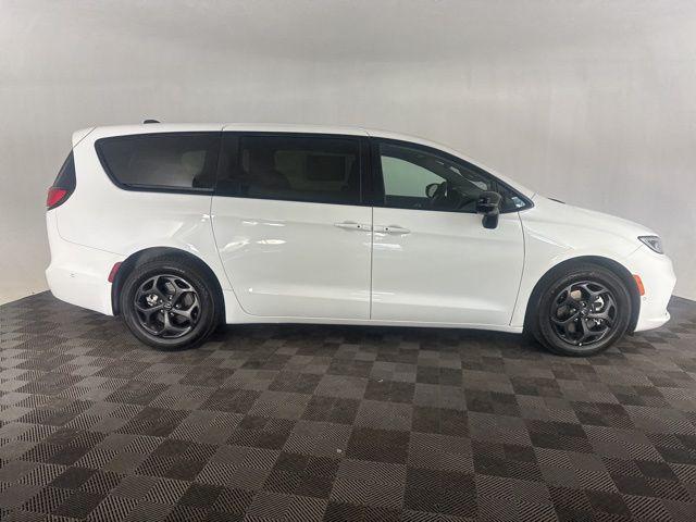 used 2024 Chrysler Pacifica Hybrid car, priced at $30,799