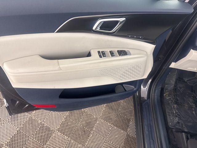 used 2025 Kia Carnival car, priced at $48,299
