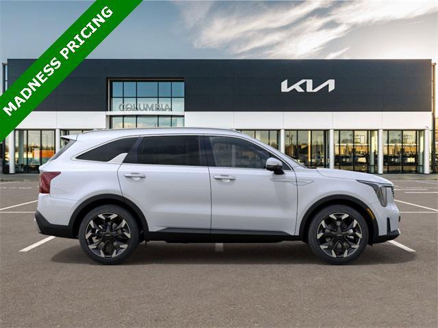 new 2025 Kia Sorento car, priced at $38,158