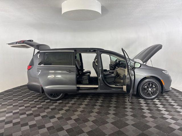 used 2022 Chrysler Pacifica car, priced at $20,215