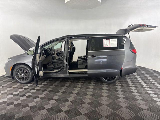 used 2022 Chrysler Pacifica car, priced at $20,215