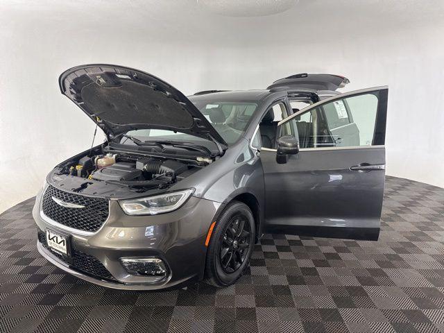 used 2022 Chrysler Pacifica car, priced at $20,215