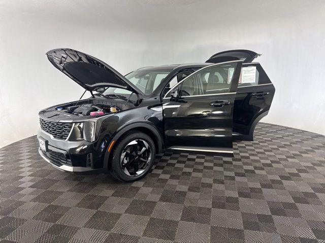 used 2025 Kia Sorento Hybrid car, priced at $38,365