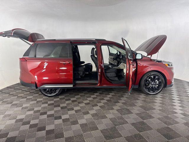 used 2024 Kia Carnival car, priced at $41,766