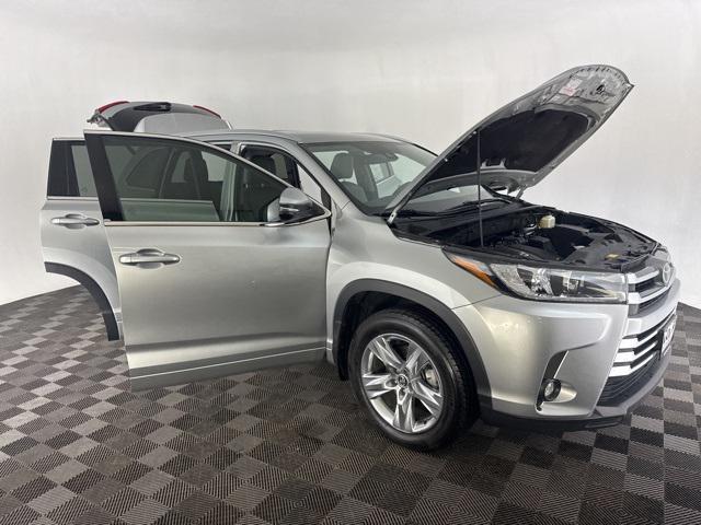 used 2019 Toyota Highlander car, priced at $27,197