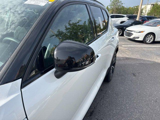 used 2020 Volvo XC40 car, priced at $27,795