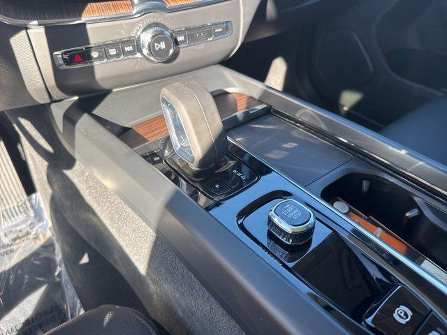 used 2022 Volvo XC60 car, priced at $24,494