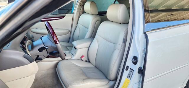 used 2004 Lexus ES 330 car, priced at $8,950
