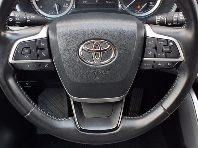 used 2022 Toyota Highlander car, priced at $42,894