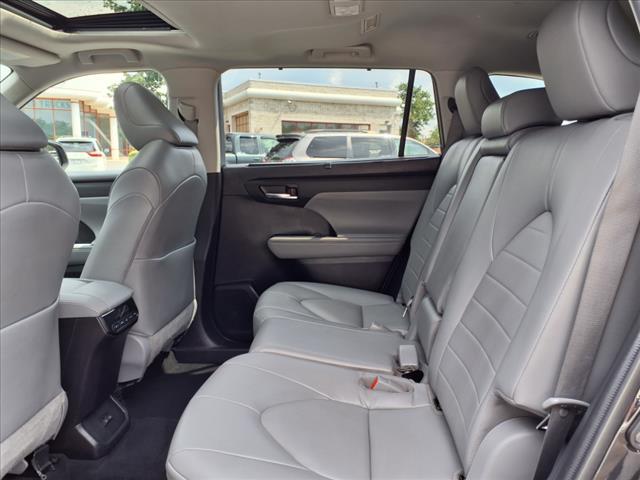 used 2022 Toyota Highlander car, priced at $42,894