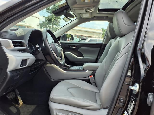 used 2022 Toyota Highlander car, priced at $42,894