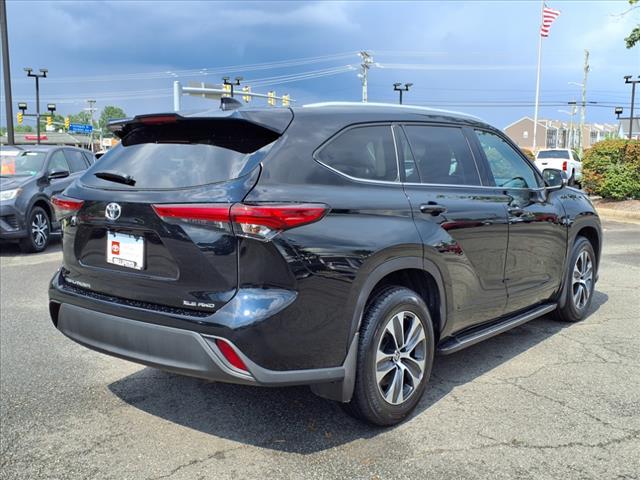 used 2022 Toyota Highlander car, priced at $42,894