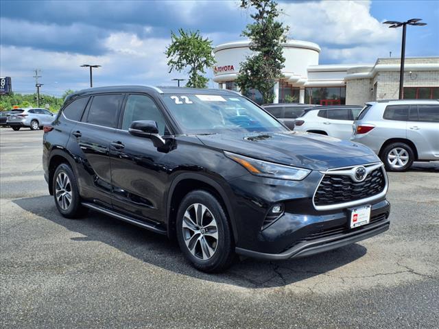 used 2022 Toyota Highlander car, priced at $42,894