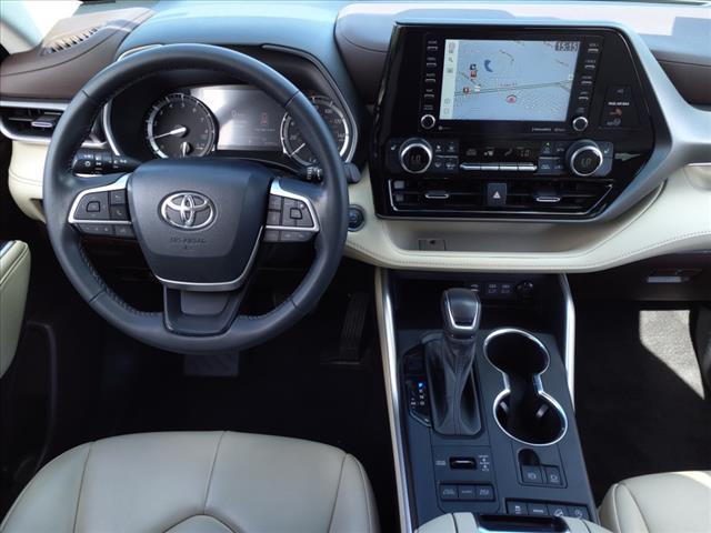 used 2022 Toyota Highlander car, priced at $39,985