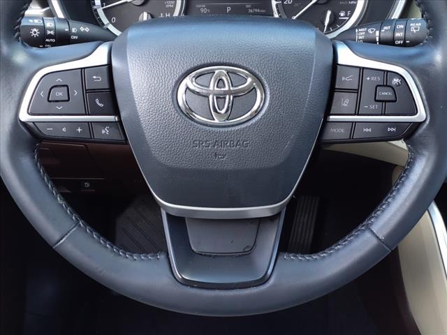 used 2022 Toyota Highlander car, priced at $39,985