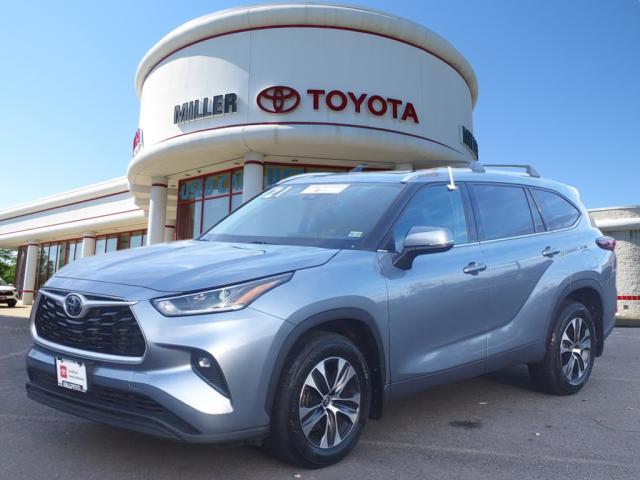 used 2021 Toyota Highlander car, priced at $37,694